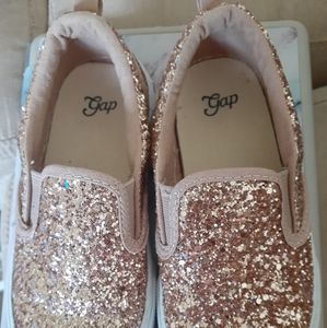 Gap girls pull on sneaker